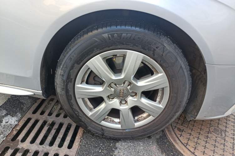 Used Audi A4L 2012 2.0 TFSI automatic standard version