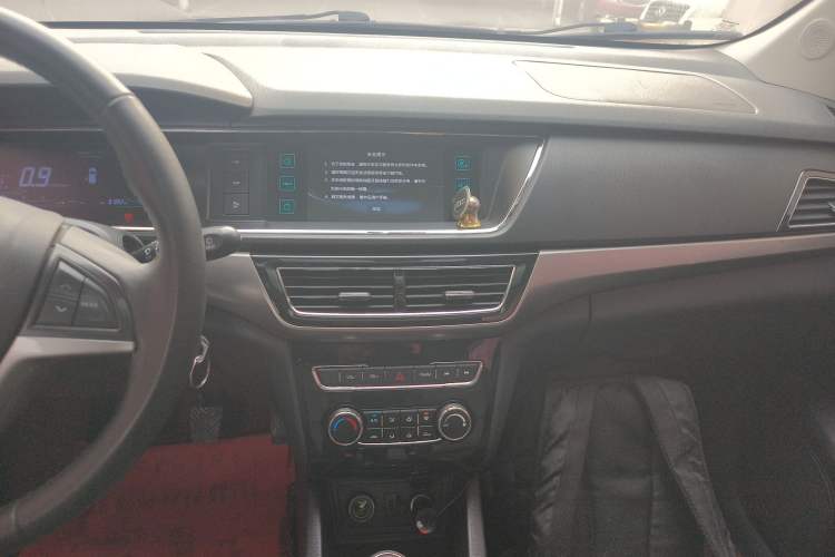 Used CHANGAN KAICHENG Oushang A600 2016 1.5L Manual Luxury 7-Seater Audio And AC Panel