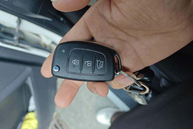 Used Hyundai Elantra (5th Generation / Langdong) 2016 1.6L Automatic Smart Version
