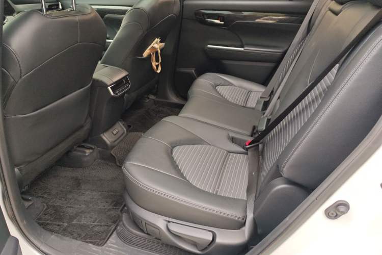 Used Toyota Crown Kluger 2021 2.5L HEV Four-Wheel Drive Premium Edition Left Rear Seat