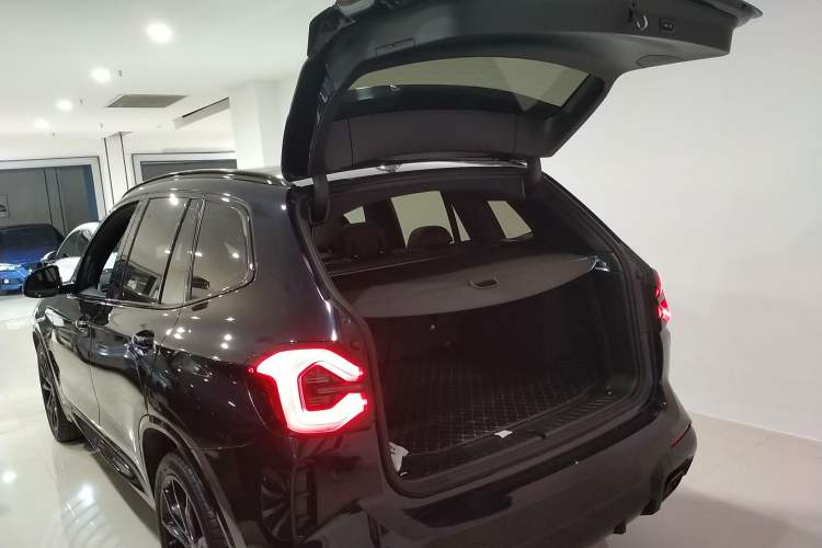 Used BMW X3 2023 Restyled xDrive30i Luxury Version M Night Edition Package Trunk