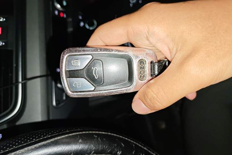 Used Audi Q5L 2018 40 TFSI Prestige Edition China V Vehicle Key