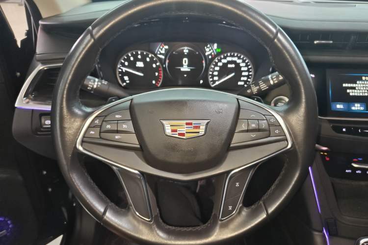 Used Cadillac XT5 2018 25T Luxury Model