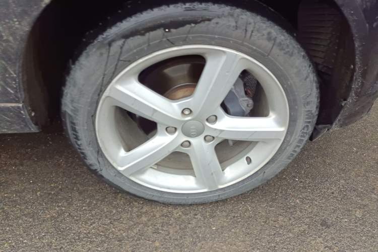 Used Audi Q7 2014 35 TFSI Sport Edition Right Front Wheel Hub