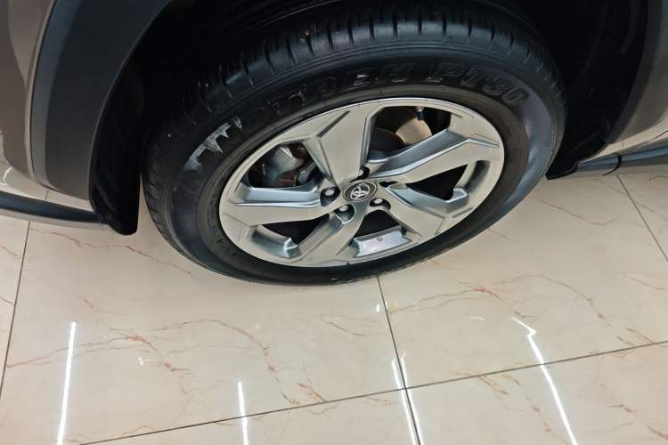 Used Toyota RAV4 2022 2.0L CVT Two-Wheel Drive Fashion Plus Edition Left Front Wheel Hub