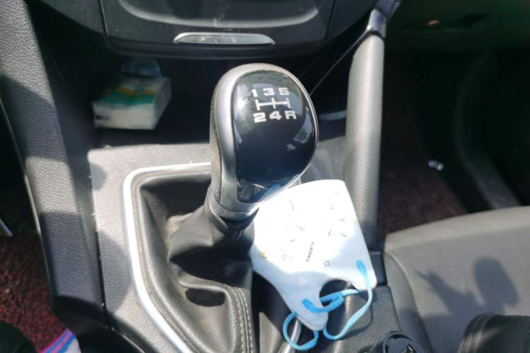 Used Dongfeng Aeolus AX7 2015 2.0L Manual Zhiyi Trim
