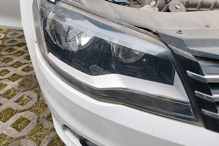 Used Volkswagen Bora 2015 Value Edition 1.6L Manual Fashionable Style