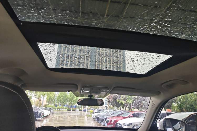 Used Geely Auto Emgrand X7 Sport 2020 1.8TD DCT Two-Wheel Drive Smart Connect 4G-Enabled Version
