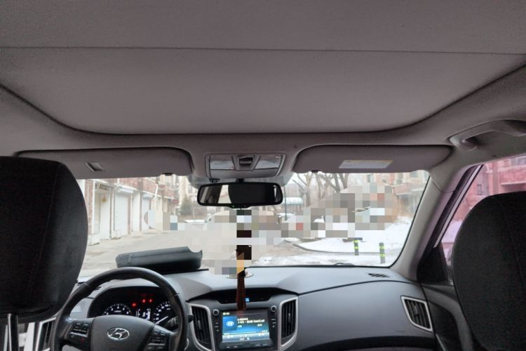 Used Hyundai ix25 2015 1.6L Automatic Two-Wheel-Drive Deluxe DLX Model
