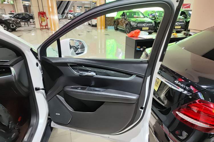 Used Cadillac XT5 2021 28T Luxury Model