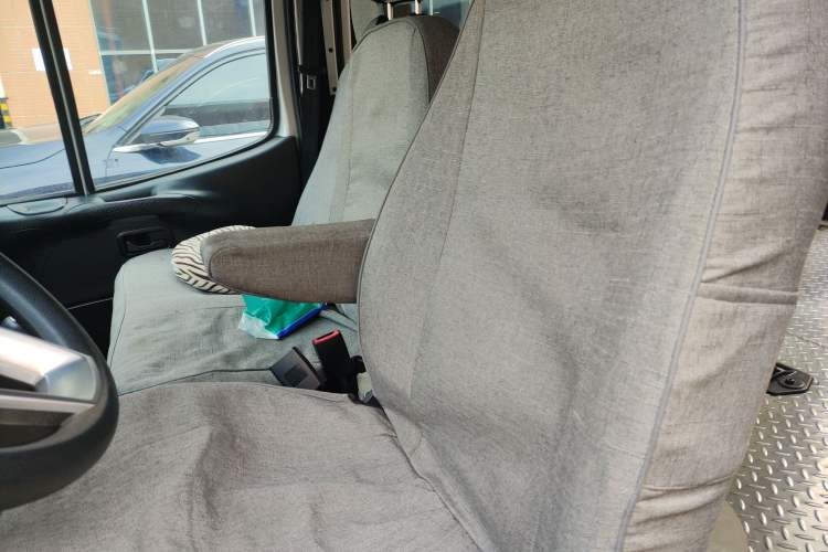 Used JMC Transit 2021 2.8T Space King Standard Version Short Wheelbase Mid-Height Roof 6-Seater Diesel Euro VI JX493