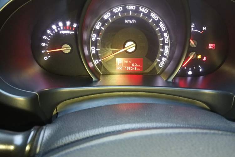 Used Kia Sportage R 2012 2.0L Automatic Two-Wheel Drive GL Trim
