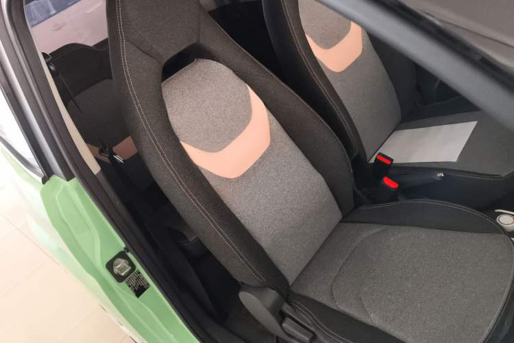 Used Chery QQ Ice Cream 2022 170km Sundae Phosphate Lithium-Ion