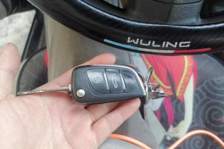 Used Wuling Hongguang 2014 1.2L S Comfort Model China IV