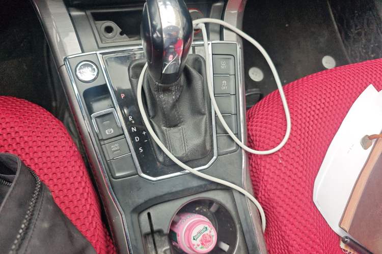 Used Volkswagen Passat 2017 330TSI DSG Luxury Edition Gear Lever