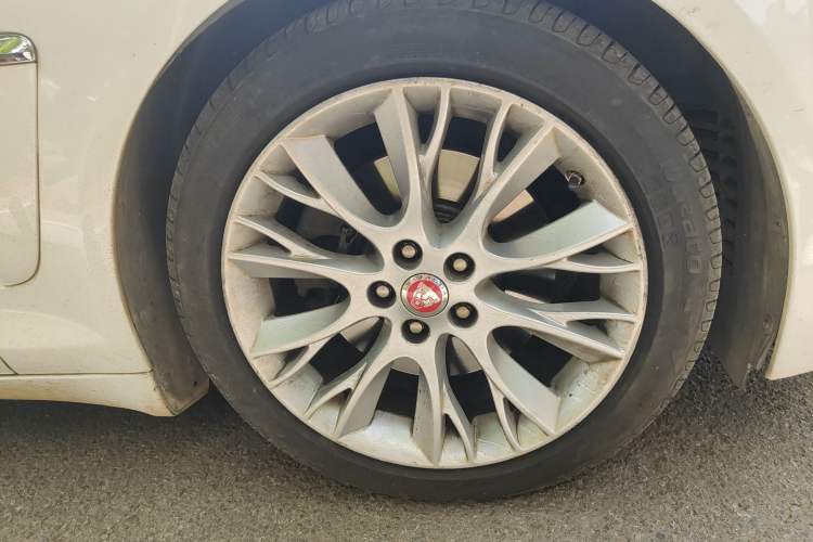 Used Jaguar XF 2015 XF 2.0T Luxury Edition
