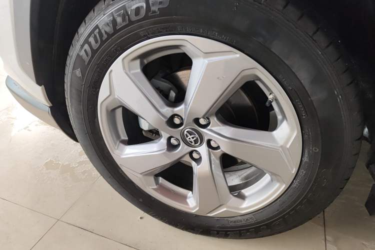 Used Toyota RAV4 2021 Dual-Engine 2.5L E-CVT Two-Wheel Drive Elite Edition