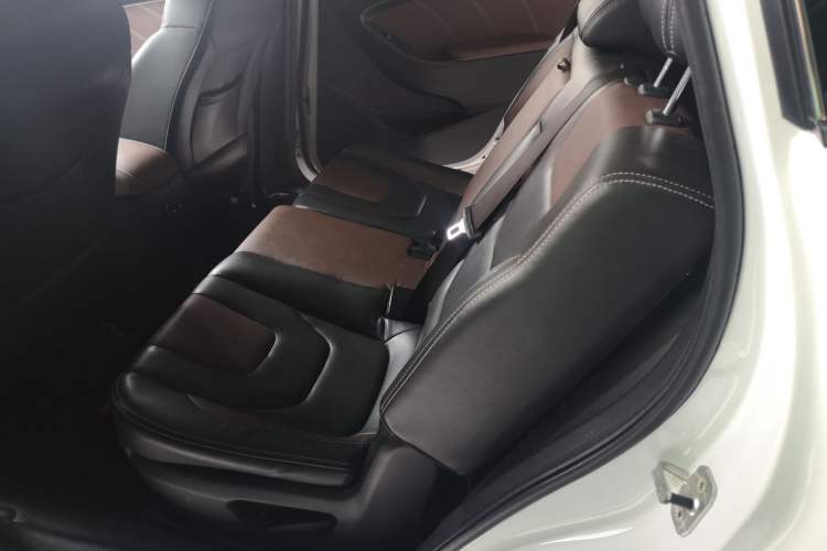 Used Dongfeng Fengon 580 2017 1.5T Manual Luxury Model Left Rear Seat