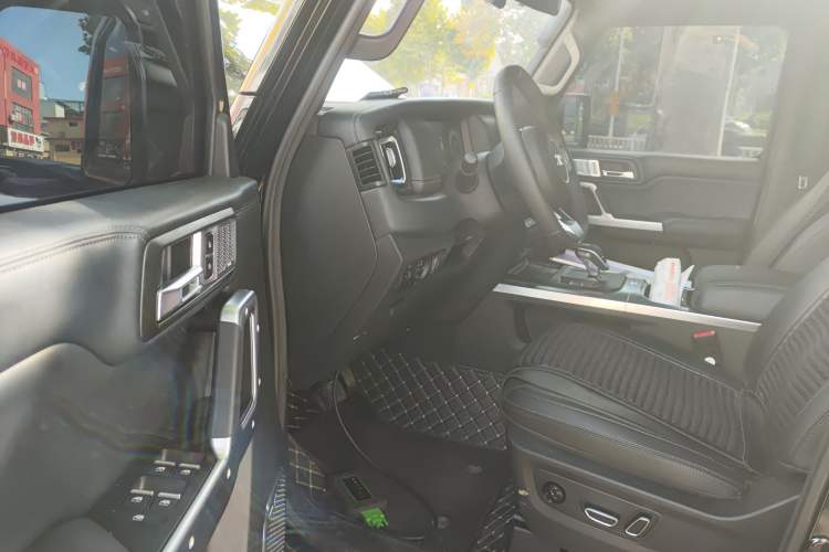 Used 212 T01 2025 2.0T Changfeng
