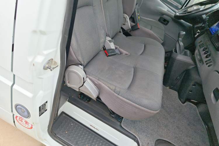 Used JMC Transit 2019 2.8T Commercial Version Short Wheelbase Mid-Roof 6-Seater China VI JX493