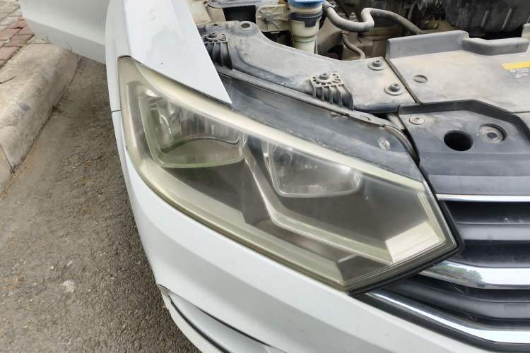 Used Volkswagen Bora 2018 1.5L Automatic Fashion Model Right Front Headlight