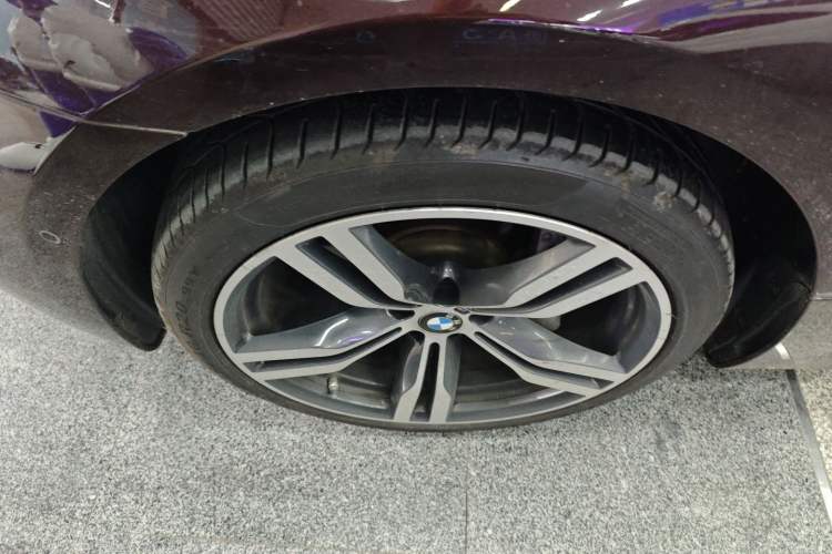 Used BMW 6 Series GT 2018 640i xDrive M Sport Package
