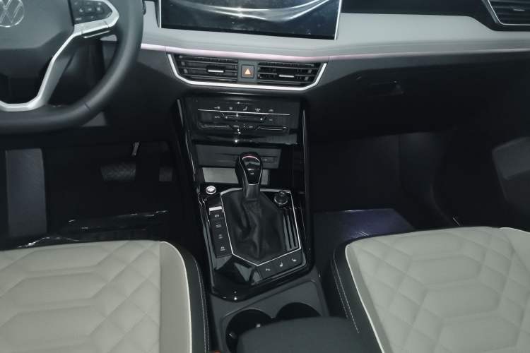 Used Volkswagen Tayron 2023 280TSI Two-Wheel-Drive Luxury Plus Advanced Version
