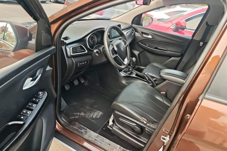 Used Baojun 730 2019 1.5L Manual Fashion Model 7-seater China VI
