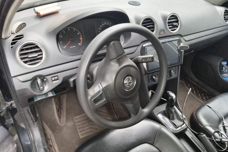 Used Volkswagen Jetta 2013 1.6L Automatic Fashion Model
