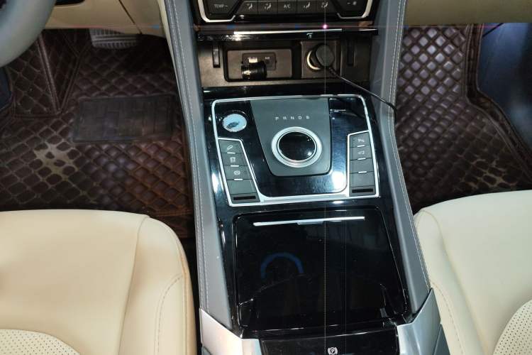 Used Zotye Domy X7 2018 2.0T Automatic Prestige Edition Gear Lever