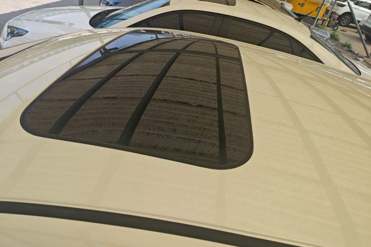 Used Nissan Tiida 2016 1.6L CVT Cool Dynamic Edition Roof