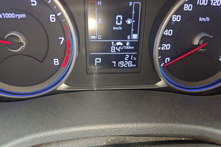 Used Hyundai ix25 2017 1.6L Automatic Smart Version Odometer Close Up