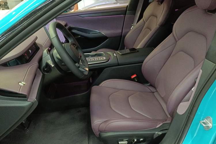 Used Xiaomi Auto SU7 2024 Four-Wheel Drive Ultra-Long Range Advanced Intelligent Driving Max Edition
