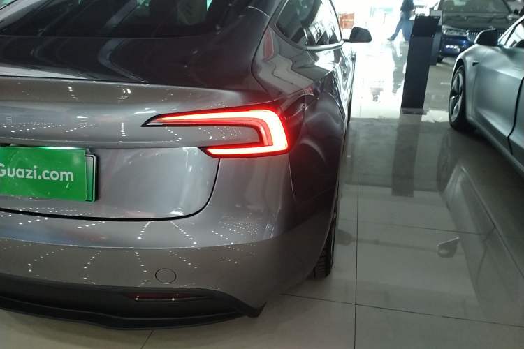 Used Tesla Model 3 2023 Long-Range All-Wheel-Drive Version