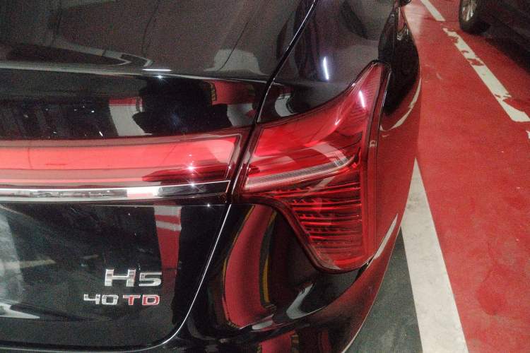 Used Hongqi H5 2024 2.0T Automatic Smart Connect Flagship Edition
