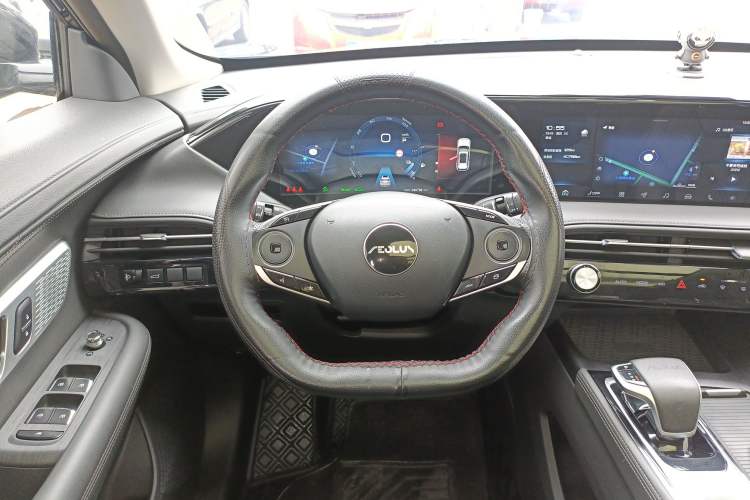 Used Dongfeng Aeolus Huge 2022 Mach Dual-Motor 1.5T MHD Dare-to-Dream Edition