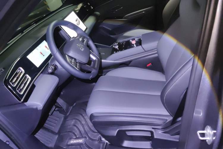 Used BYD Qin L 2025 DM-i Smart Drive 80KM Leading Model