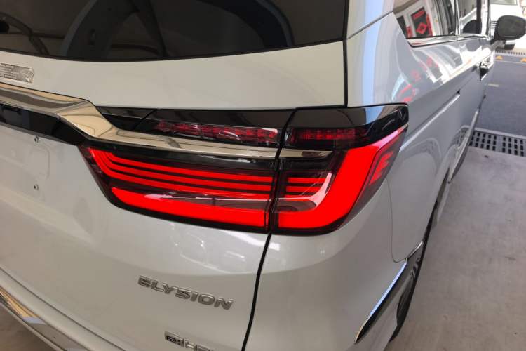 Used Honda Elysion 2024 2.0L eHEV Luxury Edition