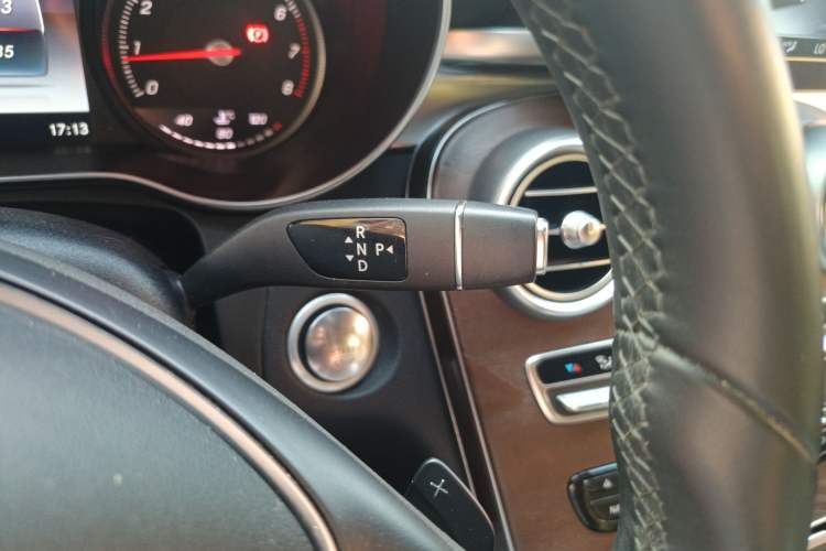 Used Mercedes-Benz GLC 2016 GLC 300 4MATIC Dynamic Model Gear Lever