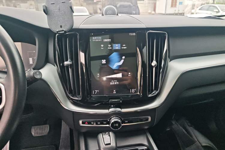 Used Volvo XC60 2019 T5 4x4 Smart Edition China V Standard