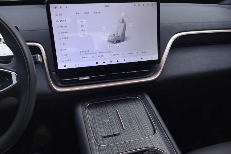 Used Dongfeng eπ eπ008 2024 210Max Range-Extended Version 6 Seats