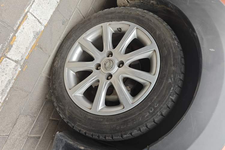 Used Dongfeng Aeolus H30 2014 CROSS 1.6L Manual Zunyi Model Right Front Wheel Hub