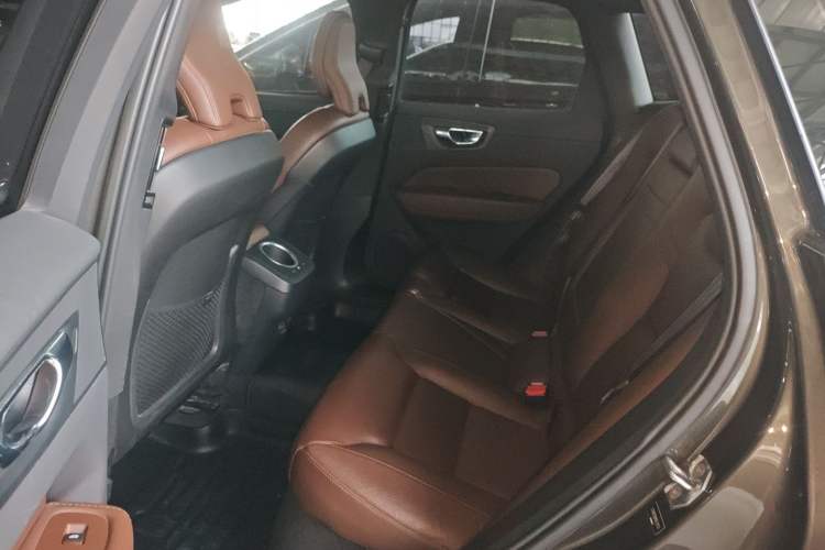 Used Volvo XC60 2021 T5 4x4 Smart Luxury Edition