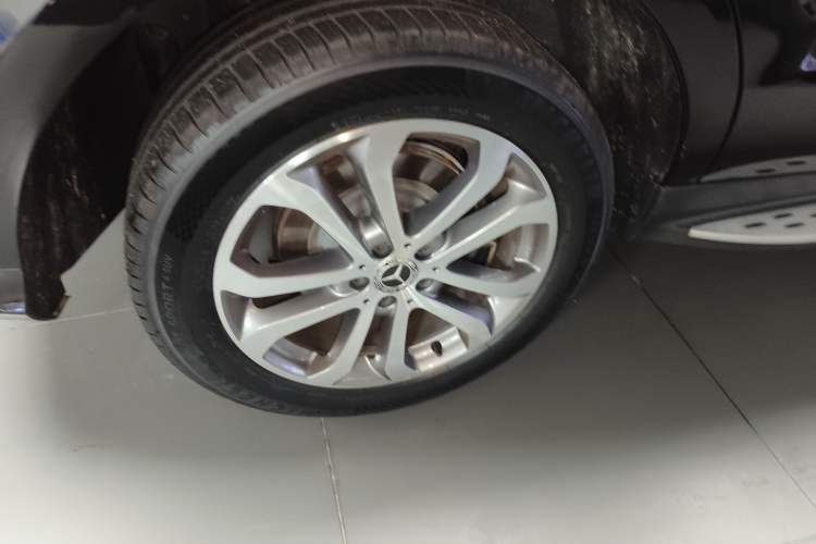 Used Mercedes-Benz GLE 2018 GLE 320 4MATIC Dynamic Edition Collector's Edition Exterior 2