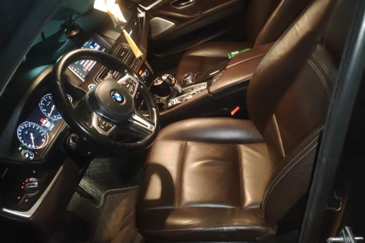 Used BMW 5 Series 2017 525Li Luxury Design Package Left Front Seat