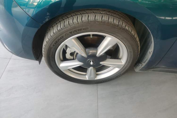 Used ORA Good Cat 2023 401 km Standard Range Luxury Version Lithium Iron Phosphate
