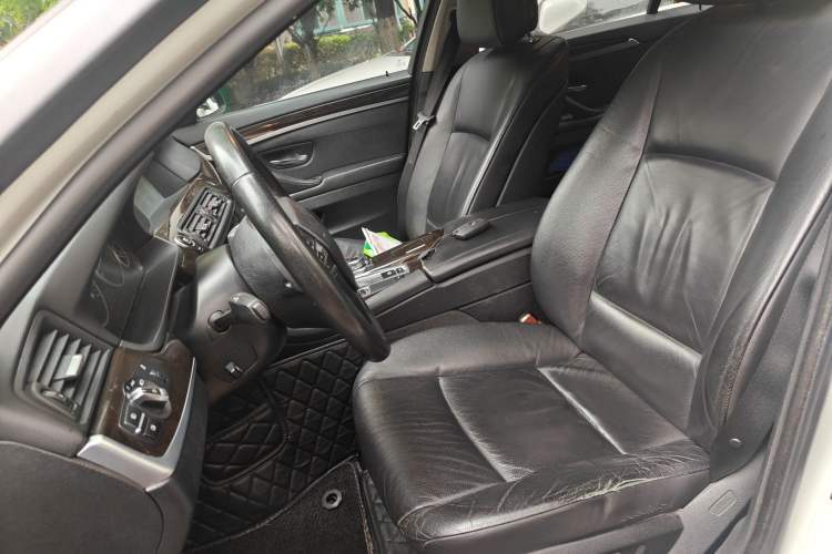 Used BMW 5 Series 2013 525Li Leading Model
