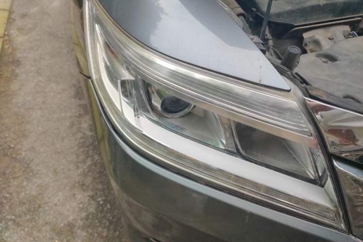 Used Honda Crider 2013 1.8L automatic luxury edition Right Front Headlight
