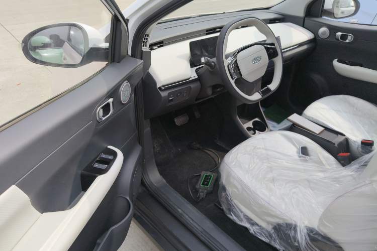 Used Chery Little Ant 2024 Revised Edition Youth Version 321 km Cool Love Edition 29.23 kWh
