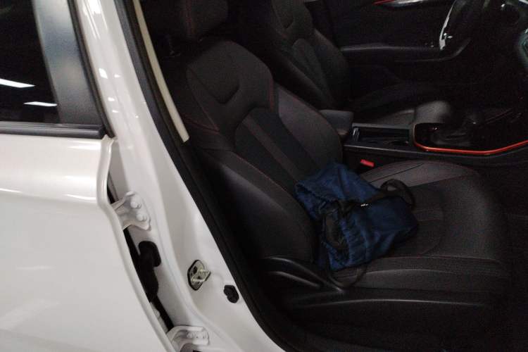 Used Dongfeng Aeolus Yixuan 2021 230T Automatic ZuiFeng Edition Right Front Seat